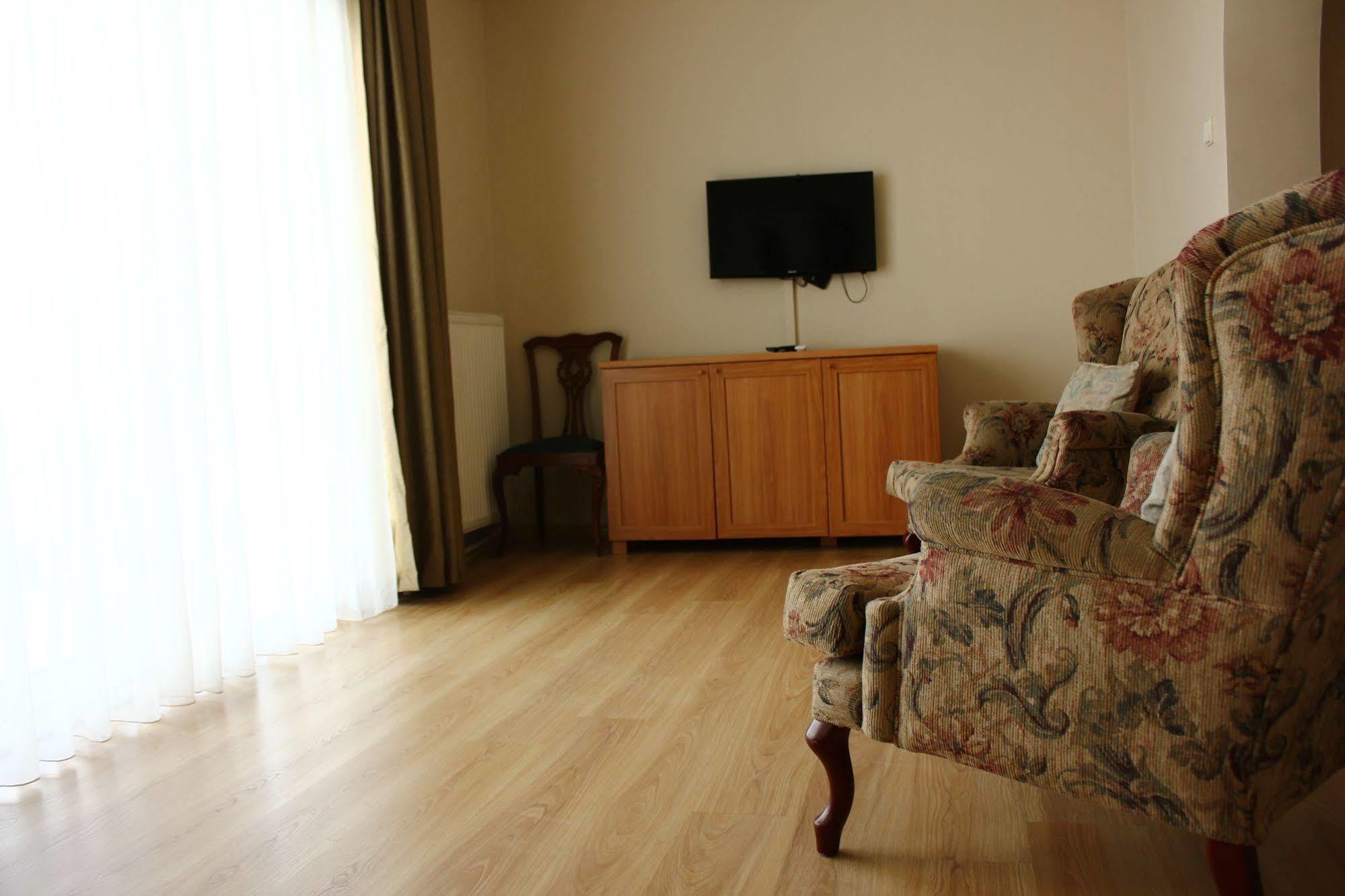 Bueyuekada Apart Hotel - Yeni Apart Adalar Bagian luar foto